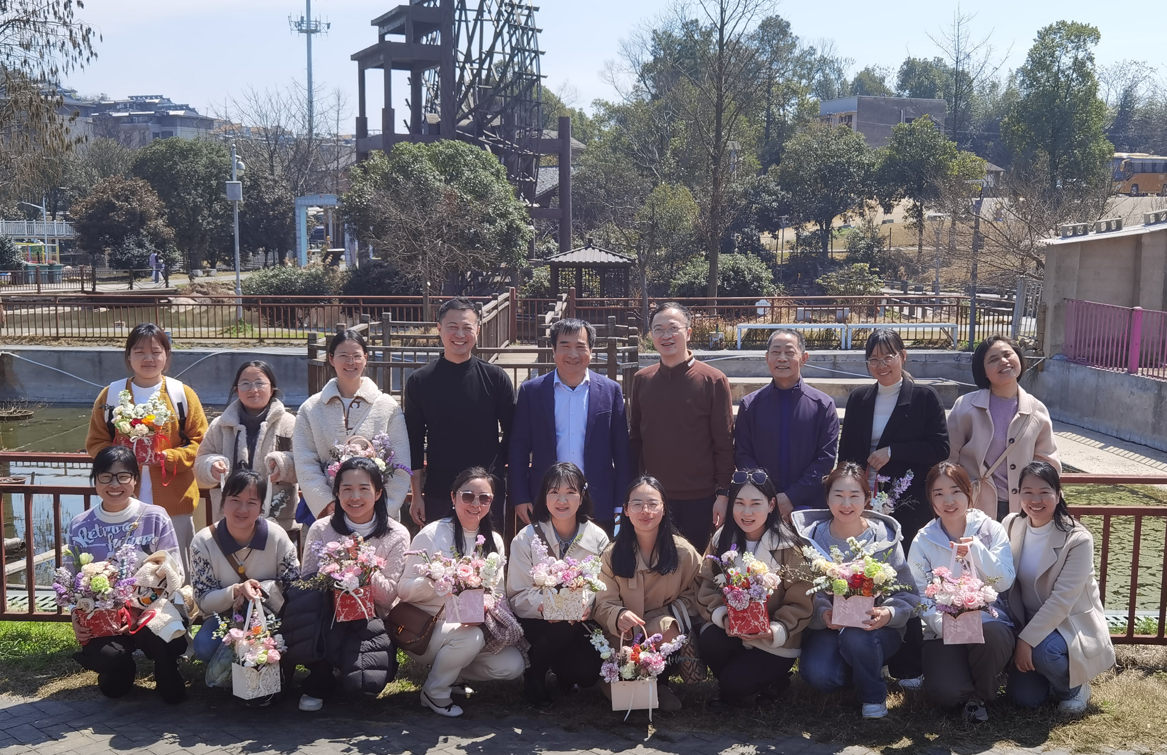 省地质院测试中心开展“春日森活 指尖繁花”三八妇女节主题活动