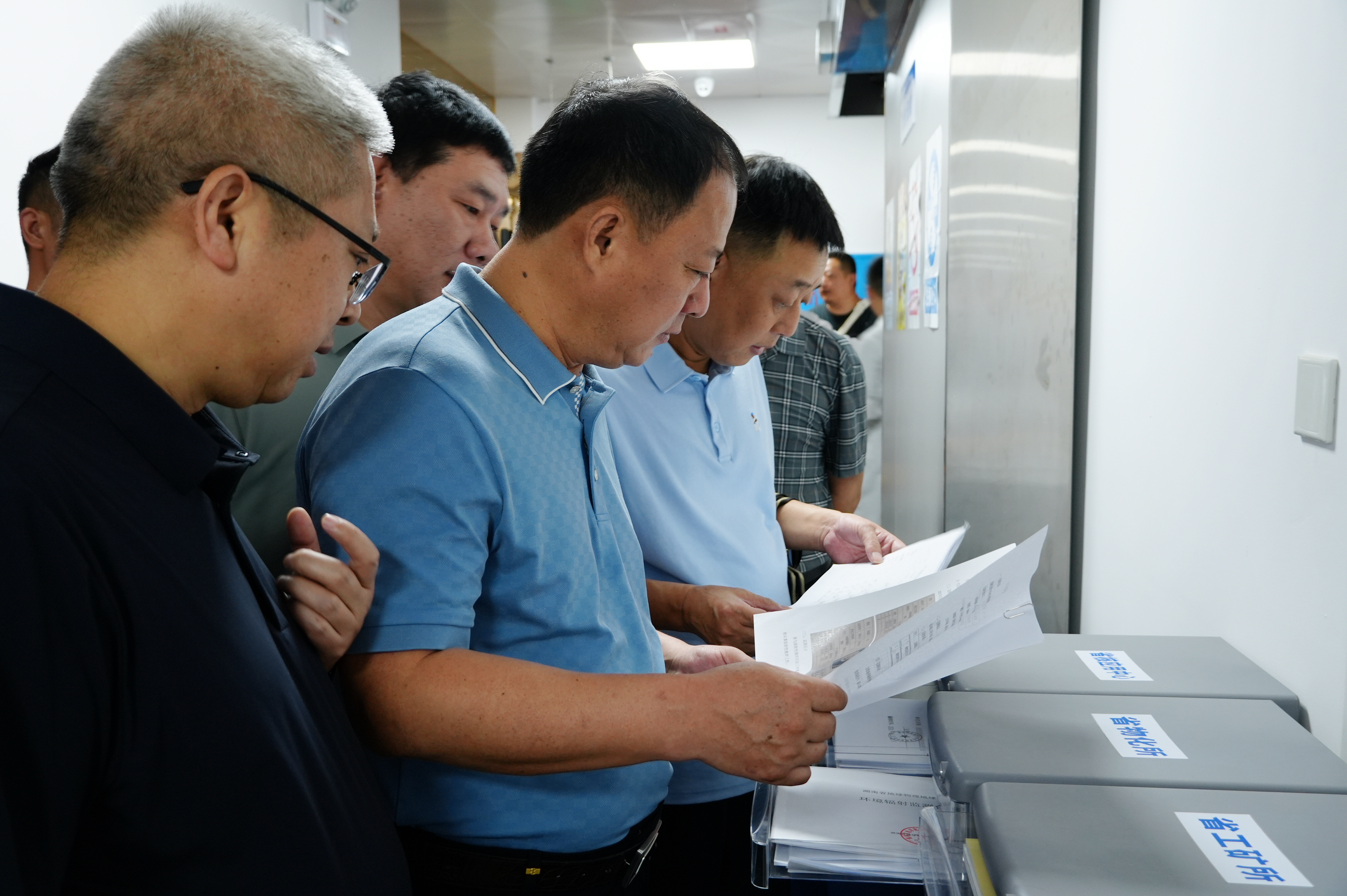 刘拥军到省地质院核应用中心督导安全生产工作