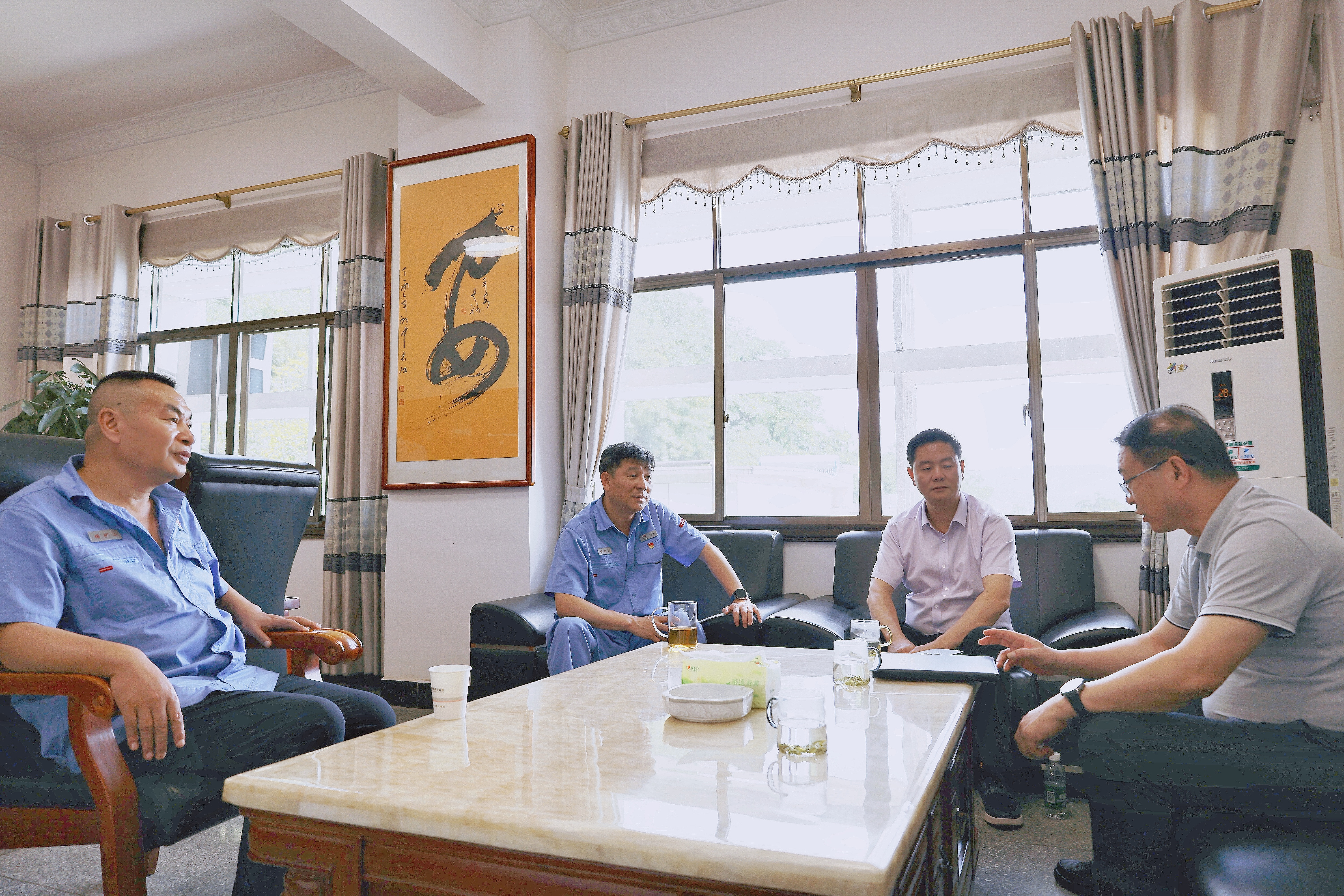 李剑雄带队赴闪星锑业深化交流，并到基层一线开展年中安全生产检查暨“送清凉”活动