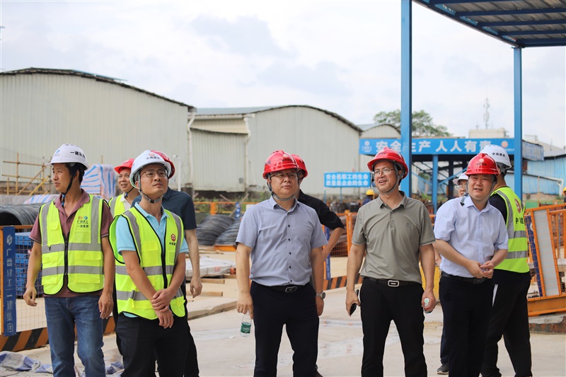 雷建斌到基础公司南宁联营项目检查指导工作
