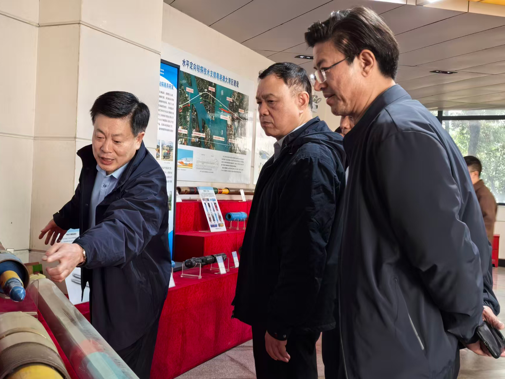 廖凤初、雷建斌带队赴中国地质科学院探矿工艺研究所交流学习